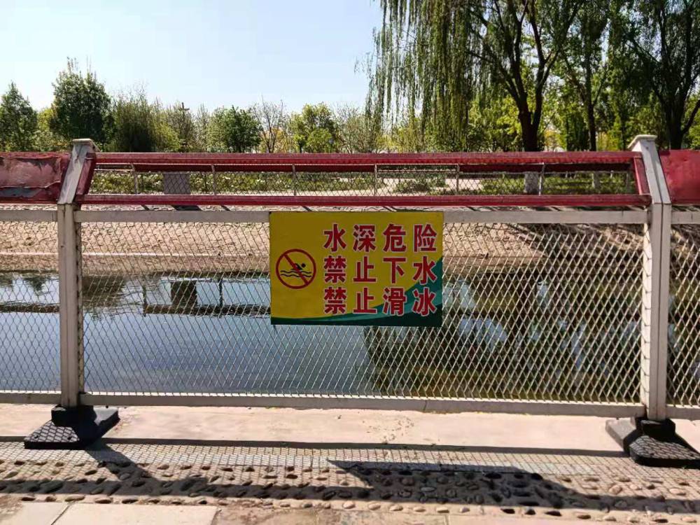 高速公鐵路防眩網(wǎng)與河道防撞防墜落防護(hù)欄 多功能鋼材網(wǎng)欄的應(yīng)用與優(yōu)勢