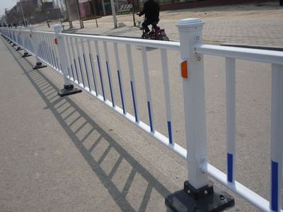 京式交通護(hù)欄網(wǎng) 鋅鋼護(hù)欄草坪道路基坑建筑現(xiàn)場入口樓層護(hù)欄建筑現(xiàn)場入口建筑立面陽臺(tái)彩鋼防護(hù)欄 - 保安橋梁結(jié)構(gòu)保護(hù)神無濟(jì)綜合精選集文北京民用現(xiàn)狀科普知識(shí)概覽